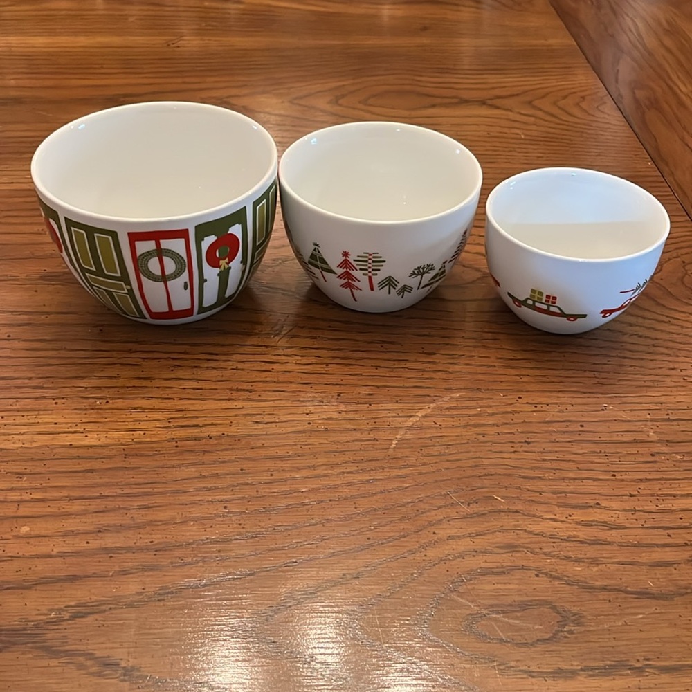 Crate&Barrel‎ holiday nesting bowls - Picture 2 of 16